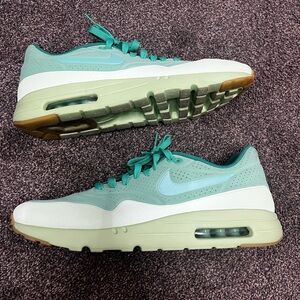 Nike Air Max Teal and Mint colored Sneakers